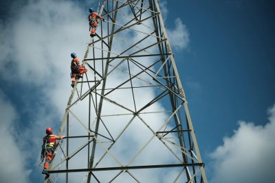 sepanjang-2023-pln-genjot-infrastruktur-kelistrikan-kini-kapasitas-listrik-nasional-mencapai-72976